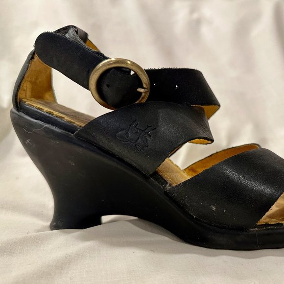 Sandals - Picture 2 of 2